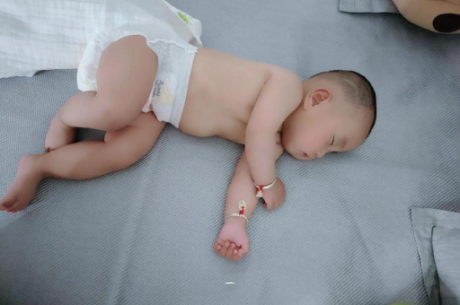 试管代怀生子合法吗宝宝胳膊上起红疙瘩